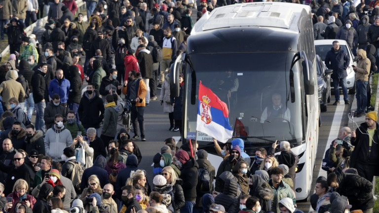 Новая волна протестов в Сербии - перекрыты дороги