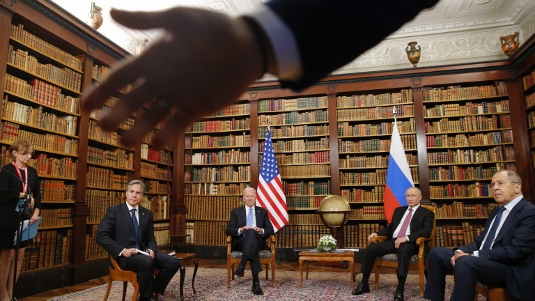 Десять точек напряжения между США и Россией, которые обсудят Байден и Путин