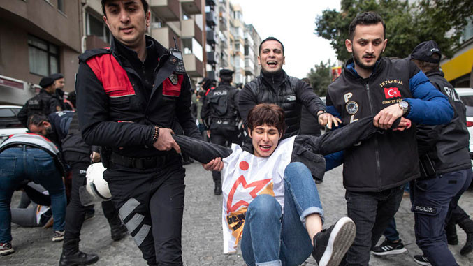 Первомай в Турции: полицейские задерживали десятки протестующих